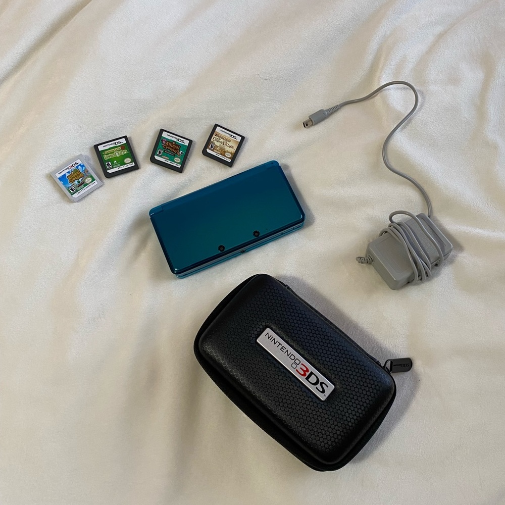Nintendo ☀️ LAST CHANCE - 3DS Aqua Blue 2010-2011 With Included Items!